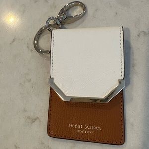Henri Bendel keychain wallet